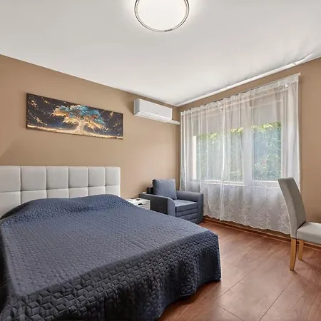 Parkside By Linas Appartement *